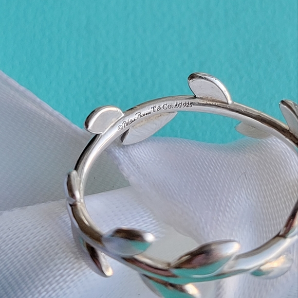 Picasso's olive leaf band ring - Picture 6 of 8